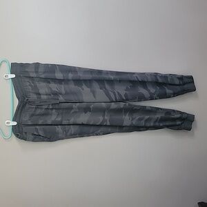 Splendid Green Camo Joggers Size XXL